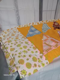 Image 7 of Twin Size Vintage Quilt Cotton &amp; Polyester Triangles