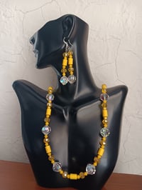 Image 2 of CLEAR SWAROVSKI AB ROCKY BEADS, MINI SWAROSKI BICONES, YELLOW HOWLITE TUBES, YELLOW CRYSTAL BEADS 