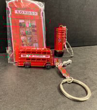 Image 3 of London's Iconic Landmarks - Souvenir Key Chains & Magnet (L3)