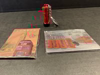 Image 2 of London's Iconic Landmarks - Souvenir Key Chain & Magnets (L2)