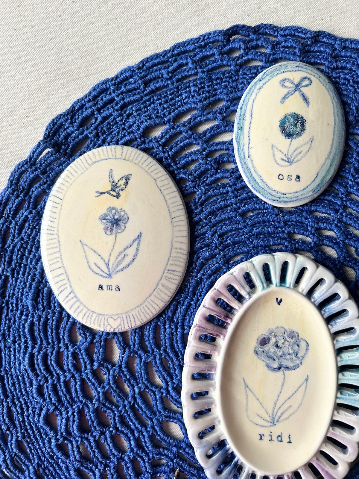 TRIS OVALINI - OSA, RIDI ,AMA