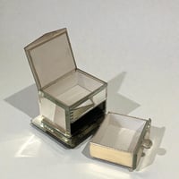 Image 4 of Boîte à bijoux en verre miroir Art Déco vintage avec tiroir des années 1940.