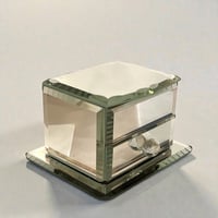 Image 5 of Boîte à bijoux en verre miroir Art Déco vintage avec tiroir des années 1940.