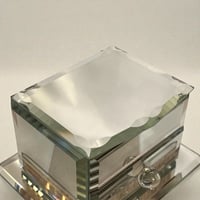 Image 8 of Boîte à bijoux en verre miroir Art Déco vintage avec tiroir des années 1940.