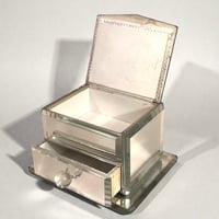 Image 3 of Boîte à bijoux en verre miroir Art Déco vintage avec tiroir des années 1940.