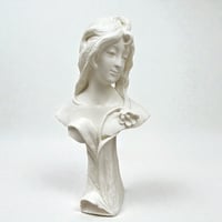 Image 1 of grand buste de femme Art Nouveau en plâtre peint - sculpture décorative 1900