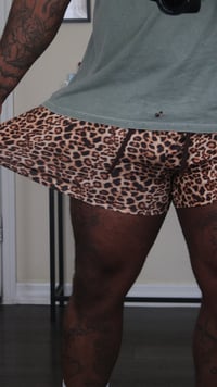 Image 5 of Everyday leopard print short