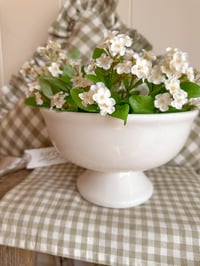 Image 1 of Classic White Bowl on Stand 
