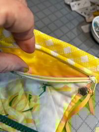Image 2 of Vintage Yellow Rose Tablecloth Zippered Bag 1