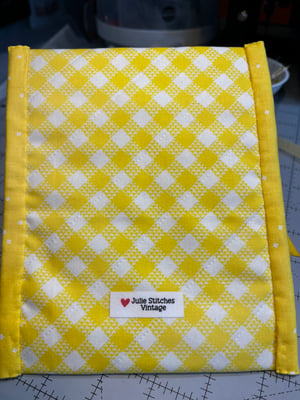 Image of Vintage Yellow Rose Tablecloth Zippered Bag 1