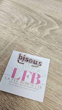 Image 8 of BROCHE bisous 