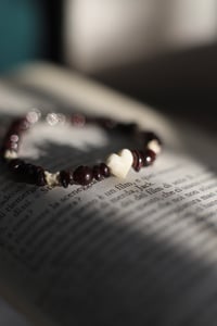 Image 5 of Bracciale Cuore d'osso e vertebre di serpente