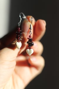 Image 5 of Orecchini Cuore d'Osso