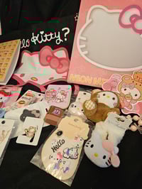 Image 5 of Hello Kitty XL Totebag Bundle 
