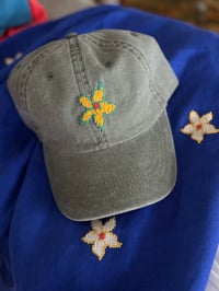 Image 1 of Gorra Flower Power