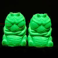 Image 2 of Gus Lanyard beads- black to gmd green glow