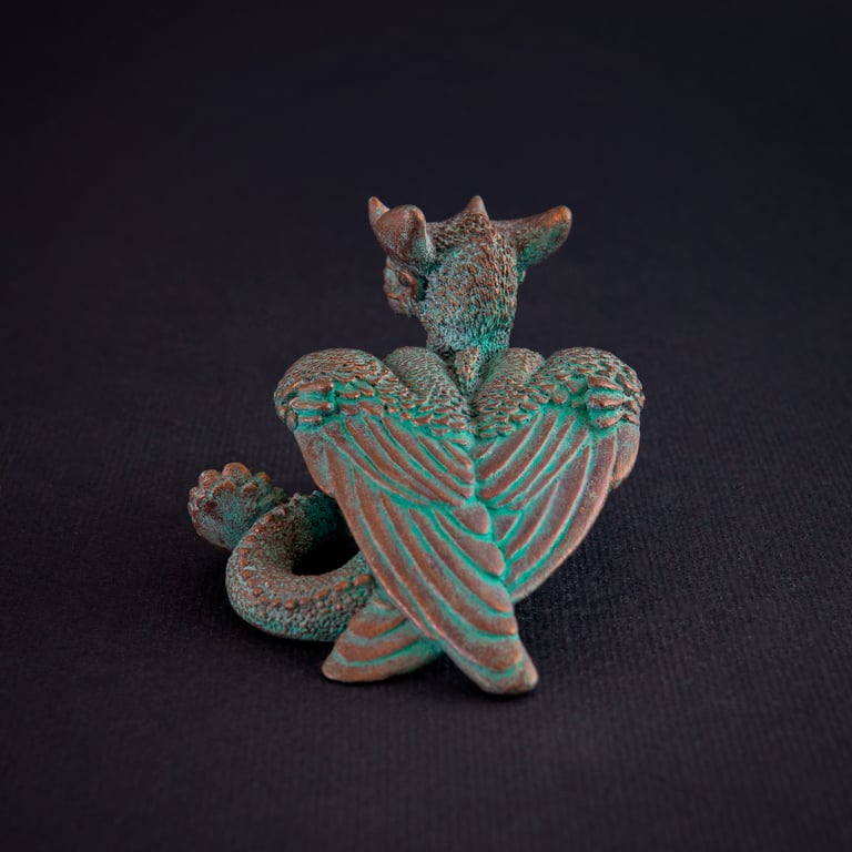 Nectaraptor Plumicauda resin figure Image 3