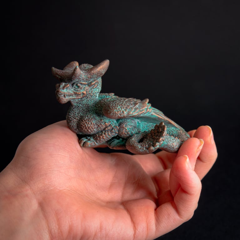 Nectaraptor Plumicauda resin figure Image 5