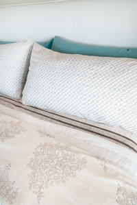 Image 2 of Paisley Flower Duvet 