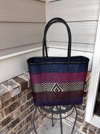 Avery-Dark Multicolor