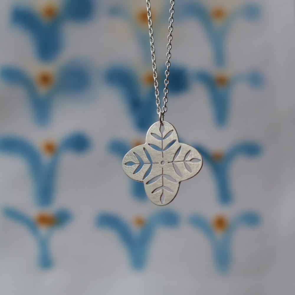 Image of Gather clover necklace 