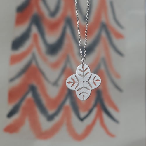 Image of Gather clover necklace 