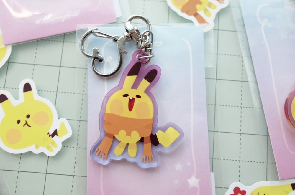 Image of 6 Pikachus | Clear acrylic keychains