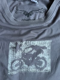 Image 3 of rider 002