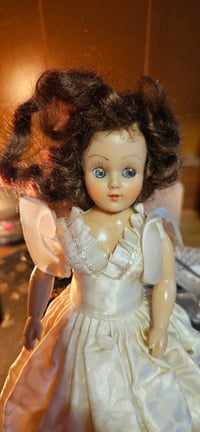 Image 3 of Clara - The Restorer