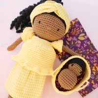 Image 4 of Kit crochet Ma Poupée Awa (version fleurs et Vichy Jaune)
