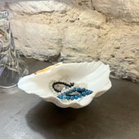 Image 2 of Vide-poche gros coquillage Tridacne "bénitier"  naturel des années 70 Porte savon