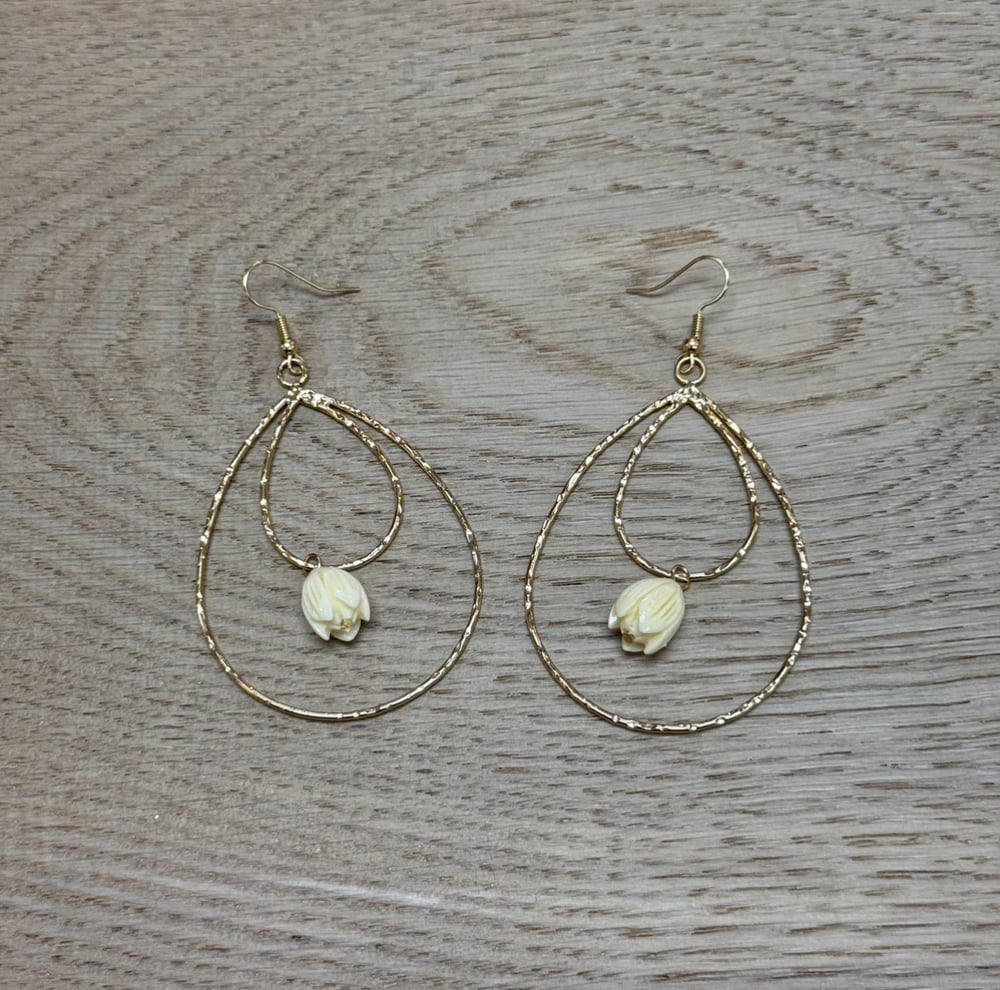 Image of PIKAKE TEARDROP WOMEN'S EARRINGS