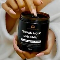 Image 1 of SAVON NOIR EXFOLIANT,REPARATEUR  ET ÉCLAIRCISSANT 