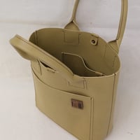 Image 6 of Medium Tote in creamy avocado