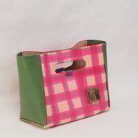 Image 2 of Small grab-handle Clutch grid