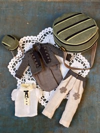 Image 4 of "Bellboy"