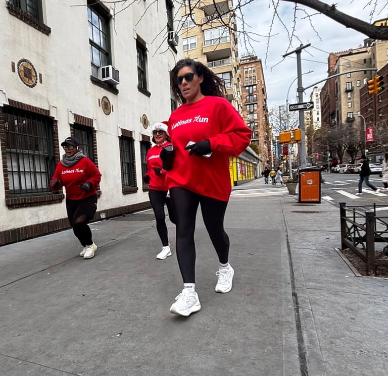 Latinas Run Unisex-adult Fleece Red Pullover - Ships March 16 Image 4