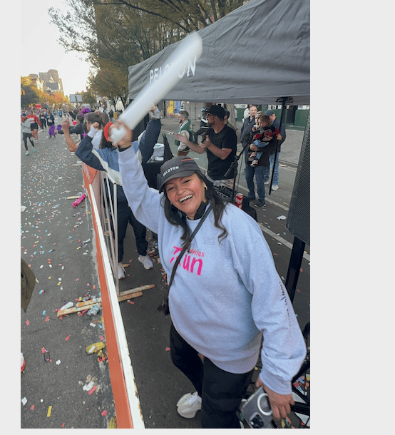 Latinas Run NYC 26.2 Pullover Image 4