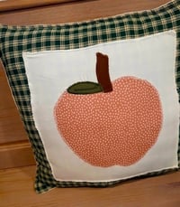 Image 2 of Apple Applique/Green plaid/solid back