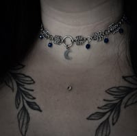 Image 3 of Chainmail necklace with blue beads 