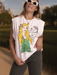 Image 1 of CAMI CHICA HACIENDO BIEN BLANCA