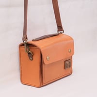 Image 2 of Tiny Box vegetable-tanned tan