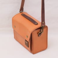 Image 5 of Tiny Box vegetable-tanned tan