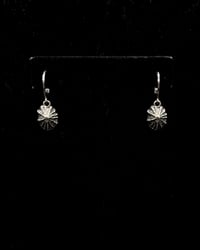 Single Opihi 'Awa Earrings 