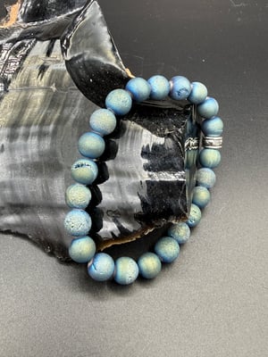 8mm Titanium Coated Druzy Agate Stretch Bracelet