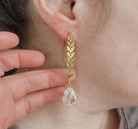 Image 4 of Petal + Quartz, Worn by Mandy Moore on This Is Us 