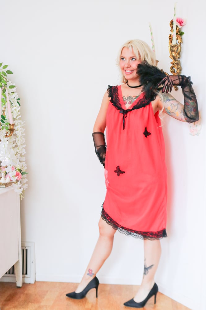 Image of Vintage 1970s Queens Way Rich Red and Black Babydoll nightgown with Butterfly Embroidery Details 