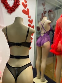 Image 3 of Sheer luxury - 3 Piece Set