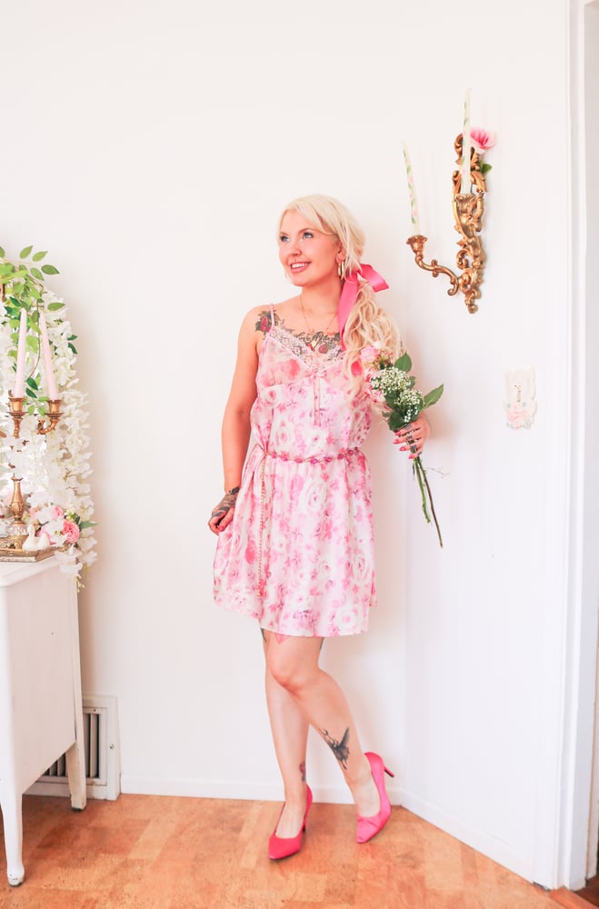 Image of Morgan Taylor Romantic Rose Pastel Printed Nightgown (Large)