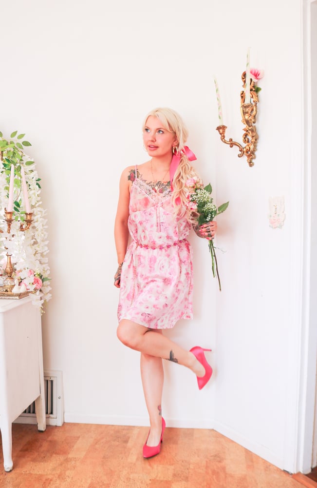 Image of Morgan Taylor Romantic Rose Pastel Printed Nightgown (Large)